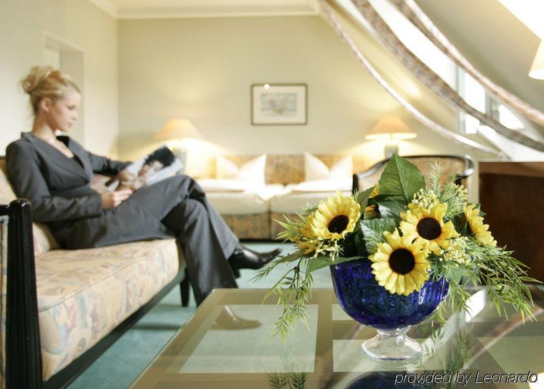 Hotel Deutsches Theater Munich Room photo